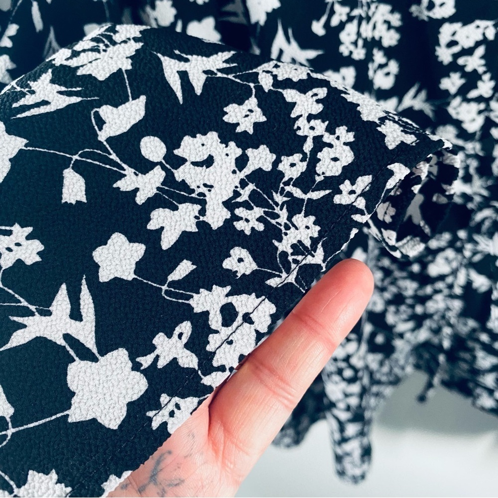 Lane Bryant Black and White Floral Peplum Blouse 22/24 - Picture 6 of 9